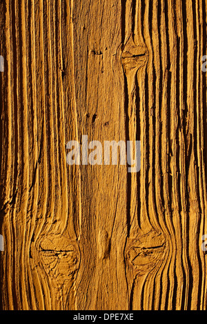 Les détails de bois séchées au soleil d'une vieille grange de 100 ans Banque D'Images