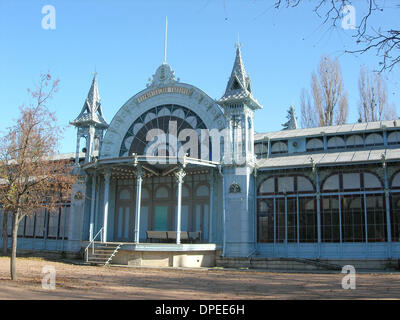 14 Oct 2006 - Piatigorsk, krai de Stavropol, Fédération de Russie - ll'Lermontov Museum et Galerie dans Pyatigors, la Russie. La ville sur la rivière Podkumok dans le District fédéral du sud de la Russie a été fondée en 1780, et a été un centre de santé avec des sources d'eau minérale depuis 1803. Au cours des dernières années, la région du Caucase du Nord de la Russie a subi en raison de sa proximité de la guerre tchétchène Banque D'Images