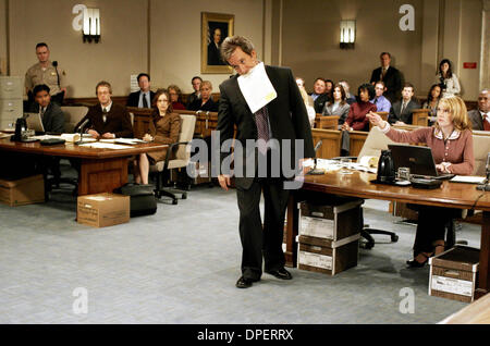 Mar. 14, 2006 - (L-R) Joshua Leonard, Annabelle Gurwitch, Tim Allen, Rhea Seehorn. Tim Allen (centre), Joshua Leonard (troisième à partir de la gauche), Annabelle Gurwitch (quatrième à partir de la gauche), Rhea Seehorn (deuxième à droite), Danny Glover (extrême droite) (Crédit Image : © Globe Photos/ZUMApress.com) Banque D'Images