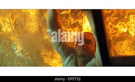 11 avril 2006 - josh LUCAS étoiles comme Dylan Johns dans PicturesÃ• Warner Bros. et virtuelle StudiosÃ• action aventure Ã'Poseidon.Ã" Le film a également étoiles Kurt Russell et Richard Dreyfuss.. .TV-film encore. K47740ES. (Crédit Image : © Globe Photos/ZUMApress.com) Banque D'Images