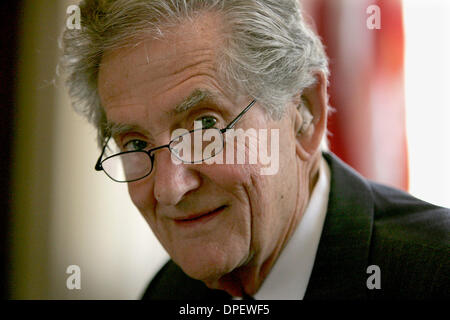 Oct 12, 2006 ; San Diego, CA, USA ; Juge principal de J. Clifford WALLACE, de la Cour d'appel des États-Unis pour le Neuvième Circuit, à San Diego, recevra le prestigieux Prix Edward J. Devitt Distinguished Service Award de la Justice à la Cour suprême, Anthony Kennedy, le jeudi 19 octobre, au Théâtre Spreckels dans le centre-ville de San Diego. Crédit obligatoire : Photo par Laura Embry/SDU Banque D'Images