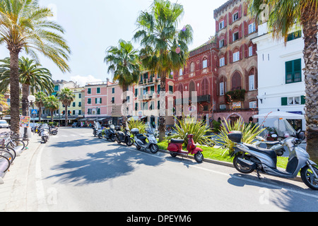 Anciennes demeures à Sestri Levante, Cinque Terre, Riviera di Levante, Province de Gênes, ligurie, italie Banque D'Images