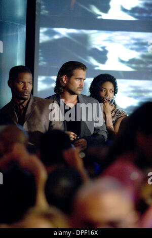 Juillet 27, 2006 - K49128ES.MIAMI VICE.TV-FILM STILL. JAMIE FOXX, Colin Farrell et Naomie Harris (crédit Image : © Globe Photos/ZUMApress.com) Banque D'Images