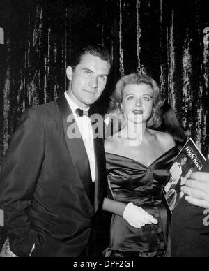 19 septembre 2006 - Angela Lansbury AVEC PETER SHAW (PETER PULLEN).FOURNI PAR PHOTOS, INC. (Crédit Image : © Globe Photos/ZUMApress.com) Banque D'Images