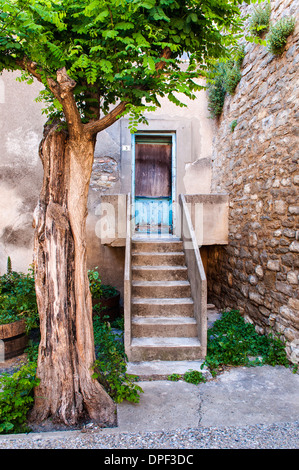 Architecture traditionnelle dans le village d'Aigne, Languedoc-Roussillon, France Banque D'Images