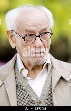 27 déc., 2006 - K51172ES.'' LA MAISON DE VACANCES ''.TV-film.FOURNI PAR PHOTOS,INC..Eli Wallach (crédit Image : © Globe Photos/ZUMApress.com) Banque D'Images