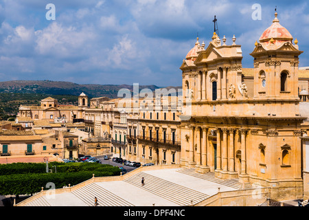 Portrait de la cathédrale de Noto (St. Cathédrale Saint-nicolas), Noto, Val di Noto, UNESCO World Heritage Site, Sicile, Italie, Europe Banque D'Images