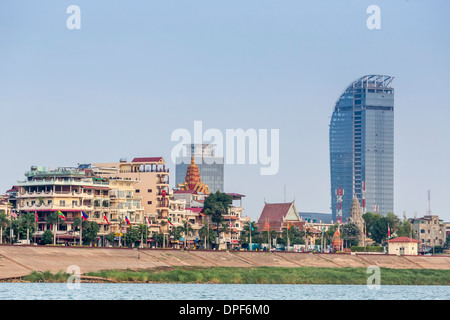 Vue le long du Mékong, dans la capitale de Phnom Penh, Cambodge, Indochine, Asie du Sud, Asie Banque D'Images