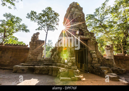 Porte ouest à Ta Prohm Temple (Rajavihara), Angkor, Site du patrimoine mondial de l'UNESCO, la Province de Siem Reap, Cambodge Banque D'Images