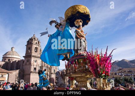 La fête du Corpus Christi, la plus importante fête religieuse au Pérou, qui a eu lieu à Cuzco, Pérou, Amérique du Sud Banque D'Images