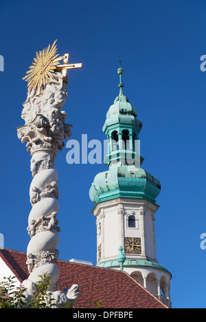 Firewatch Tower et la colonne de la Trinité à Main Square, Sopron, Western Transdanubia, Hongrie, Europe Banque D'Images