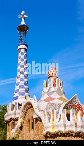 Détail de la consiergerie pavillons au Parc Güell, par Antoni Gaudi. Barcelone. La Catalogne. Espagne Banque D'Images