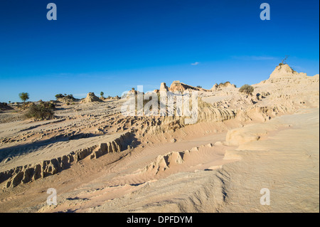 Murs de la Chine, une série de lunettes dans le parc national de Mungo, Région des lacs Willandra, Site de l'UNESCO, Victoria, Australie Banque D'Images