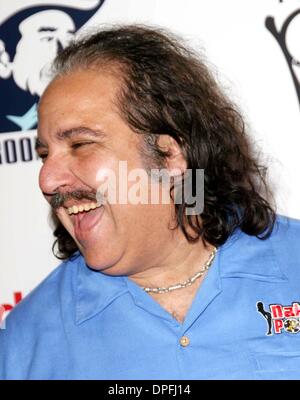 28 juillet 2006 - Hollywood, Californie, États-Unis - K49166EG.CÉLÉBRITÉ VIP PARTY AU BELLAGIO avec Doyle Brunson ET DOYLESROOM.COM TOUR AU Bellagio à Las Vegas, NV BAL 07-27-2006. - RON JEREMY(Image Crédit : © Ed Geller/Photos/ZUMAPRESS.com) Globe Banque D'Images