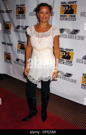 26 octobre 2006 - New York, New York, États-Unis - .K50454JKRON.9E CONGRÈS ANNUEL DES FEMMES AFRO-AMÉRICAINS DANS LE CINÉMA FILM FESTIVAL PROJECTION SPÉCIALE DE MON FRÈRE AVEC VANESSA WILLIAMS.cinémas de New York NEW YORK New York 10-26-2006. - 2006.VANESSA WILLIAMS(Image Crédit : © John Krondes Globe/ZUMAPRESS.com)/Photos Banque D'Images