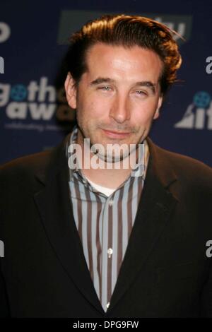 Le 29 novembre 2006 - New York, New York, États-Unis - K50909JBU.GOTHAM AWARDS à Chelsea Piers , NEW YORK New York 11-29-2006. - BILLY BALDWIN(Image Crédit : © Judie Burstein/Photos/ZUMAPRESS.com) Globe Banque D'Images