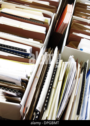 Les dossiers classés et organisés dans des boîtes de dossiers Banque D'Images