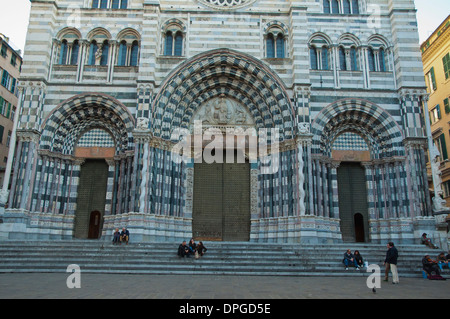 Cattedrale di San Lorenzo Piazza San Lorenzo church square centre historique vieille ville Gênes Ligurie Italie Europe Banque D'Images