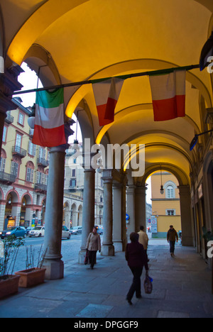 Portiques de Via Cernaia, dans le centre de Turin Piémont Italie Europe Banque D'Images