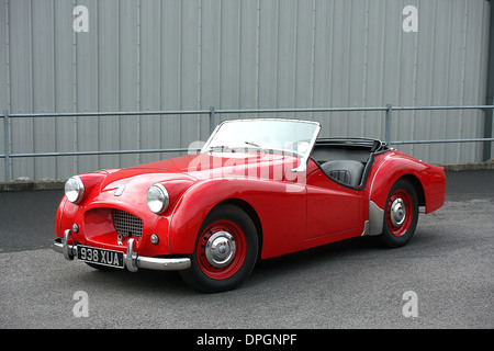 1955 Triumph TR2, vent traditionnel britannique-dans-la-chute de voiture de sport automobile Banque D'Images