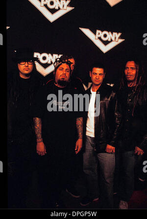 24 février 2006 - New York, New York, États-Unis - K25282RM.KORN CONCERT À HAMMERSTEIN NEW YORK New York 06-10-2002 .KORN.(Image Crédit : © Rick Mackler/Photos/ZUMAPRESS.com) Globe Banque D'Images