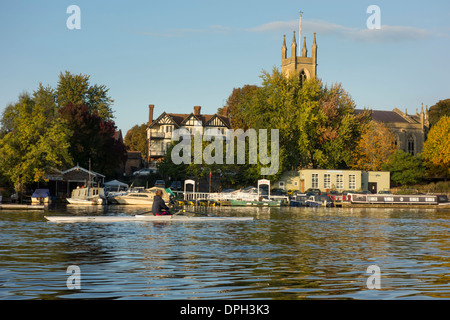 Royaume-uni, Angleterre, Surrey, l'établissement Hampton church et tamise Banque D'Images