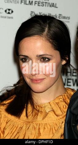 13 octobre 2006 - New York, New York, États-Unis - K50329ML.Premiere pour Marie Antoinette au Alice Tully Hall de New York City. .10-13-2006. / 2006.ROSE BYRNE(Image Crédit : © Mitchell Levy/Photos/ZUMAPRESS.com) Globe Banque D'Images