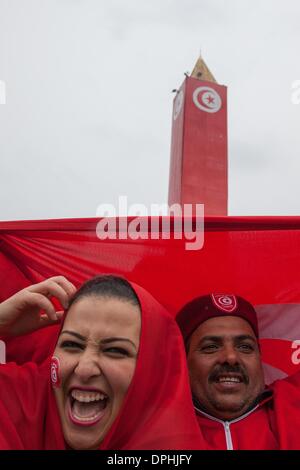 Tunis, Tunisie. 14 janvier 2014. Mille personnes viennent à commerate le troisième anniversaire de la révolution sur l'Avenue Bourguiba. (Crédit Image : Crédit : Marieau Palacio/NurPhoto ZUMAPRESS.com/Alamy/Live News) Banque D'Images