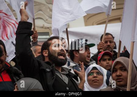 Tunis, Tunisie. 14 janvier 2014. Des milliers de partisans de l'Ennahdha s'est joint à la commémoration sur l'avenue Bourguiba. (Crédit Image : Crédit : Marieau Palacio/NurPhoto ZUMAPRESS.com/Alamy/Live News) Banque D'Images