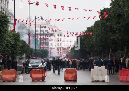 Tunis, Tunisie. 14 janvier 2014. L'avenue Bourguiba durant la commémoration. (Crédit Image : Crédit : Marieau Palacio/NurPhoto ZUMAPRESS.com/Alamy/Live News) Banque D'Images