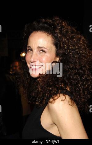 12 décembre 2006 - Hollywood, Californie, États-Unis - ANDIE MACDOWELL LORS DE LA PREMIÈRE DU NOUVEAU FILM DE PARAMOUNT PICTURES, DREAMGIRLS. Au WILSHIRE THEATRE. Dans BEVERLY HILLS, CA. Le 11 décembre 2006. - K51056MGE(Credit Image : © Michael Germana/Globe Photos/ZUMAPRESS.com) Banque D'Images