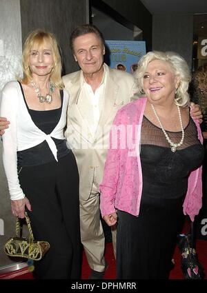 2 août 2006 - Hollywood, Californie, États-Unis - Sally Kellerman, Joseph Bologna et Renée Taylor lors de la première de la nouvelle animation des curiosités touristiques de BOYNTON BEACH CLUB, qui a eu lieu au Pacific Design Center Silver Screen Theatre, le 1 août 2006, à Los Angeles.. - K49184MGE(Credit Image : © Michael Germana/Globe Photos/ZUMAPRESS.com) Banque D'Images