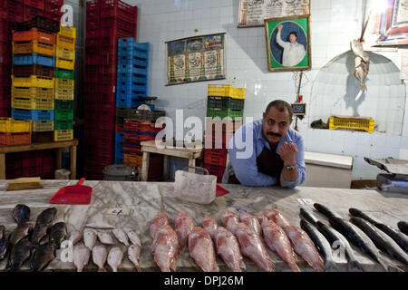 Mar. 08, 2006 - Tripoli, Libye - marché aux poissons. (Crédit Image : ©/ZUMAPRESS.com) Lukasova Veronika Banque D'Images