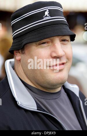 Le 8 août 2006 - Westwood, LOS ANGELES, USA - KEVIN JAMES.acteur.LE BENCHWARMERS, PREMIERE.WESTWOOD, LOS ANGELES, USA.04-02-2006.LAR69258.K49255.(Image Crédit : © Globe Photos/ZUMAPRESS.com) Banque D'Images