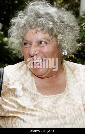 Le 5 décembre, 2005 - Los Angeles, Los Angeles, USA - Miriam Margolyes.ACTRICE.UK FILM BREAKTHROUGH PAIN DE BRITS.FOUR SEASONS HOTEL, BEVERLY HILLS, LOS ANGELES, USA.01-Nov-05.AJO59669.K46147.CREDIT : crédit(Image : © Globe Photos/ZUMAPRESS.com) Banque D'Images