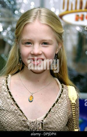 20 février 2006 - Universal Citywalk, LOS ANGELES, USA - SOFIA VASSILIEVA.ACTRICE.NANNY MCPHEE, PREMIERE.UNIVERSAL Universal CitywalkWALK, LOS ANGELES, USA.01-14-2006.LAP63493.K46879.par crédit (crédit Image : © Globe Photos/ZUMAPRESS.com) Banque D'Images