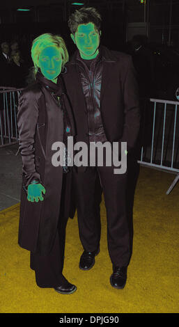 13 décembre 2005 - 12 décembre 2005 - New York, NY - Edie Falco et assiste à la date première de film ''Les Trois Enterrements de Melquides Estrada'', un Sony Pictures Classics de presse au Paris Theatre. ***Digital Image*** ANTHONY G. MOORE- 2005.K46247(AGA Image : © Crédit Photos Globe/ZUMAPRESS.com) Banque D'Images