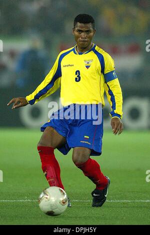 12 mai 2006 - L'EQUATEUR V CROATIE - IVAN HURTADO.L'EQUATEUR.STADE INTERNATIONAL DE YOKOHAMA.EQUATEUR V CROATIE.13/06/2002.dib4627.K47872.APERÇU DE LA COUPE DU MONDE 2006.(Image Crédit : © Globe Photos/ZUMAPRESS.com) Banque D'Images