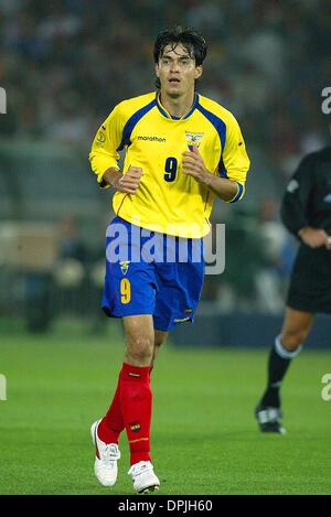 12 mai 2006 - L'EQUATEUR V CROATIE - IVAN KAVIEDES.L'EQUATEUR.STADE INTERNATIONAL DE YOKOHAMA.EQUATEUR V CROATIE.13/06/2002.dib4643.K47872.APERÇU DE LA COUPE DU MONDE 2006.(Image Crédit : © Globe Photos/ZUMAPRESS.com) Banque D'Images