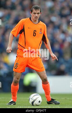 12 mai 2006 - Hampden Park, GLASGOW, ÉCOSSE - PHILIP COCU.HOLLAND.ECOSSE V HOLLAND.Hampden Park, GLASGOW, ÉCOSSE.15/11/2003.Die19305.K47872.APERÇU DE LA COUPE DU MONDE 2006.(Image Crédit : © Globe Photos/ZUMAPRESS.com) Banque D'Images