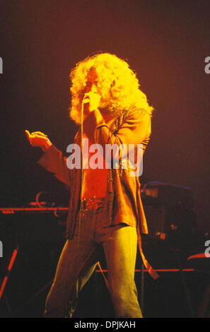 22 février 2006 - R1746.Led Zeppelin EN CONCERT FT WORTH TEXAS 05-22-1977. DAVID WOO- 1977 ROBERT PLANT(Credit Image : © Photos Globe/ZUMAPRESS.com) Banque D'Images