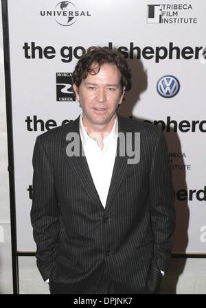 12 décembre 2006 - New York, NY, USA - 11 décembre 2006 - New York, NY, USA - Timothy Hutton assiste à la première mondiale de l'espionnage thriller ''Le bon berger'' au Ziegfeld Theatre, au profit du Tribeca Film Institute, et présentée par Universal Pictures, Morgan Creek Productions & Tribeca Productions. Crédit : Anthony G. Moore/ K51055(AGA Image : © Crédit Photos Globe/Z Banque D'Images