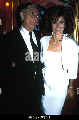 26 juin 2006 - Aaron Spelling et Stefanie POUVOIRS. ALAN DAVIDSON-(Image Crédit : © Globe Photos/ZUMAPRESS.com) Banque D'Images