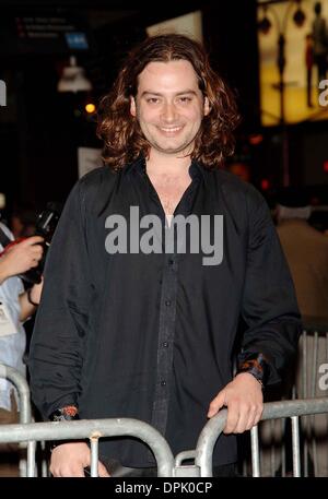 Avril 26, 2006 - New York, New York, USA - K47610AR.Tapis rouge pour des arrivées LESTAT '' '' au théâtre Palace , NEW YORK New York 04-25-2006. ANDREA RENAULT-(Image Crédit : © Globe Photos/ZUMAPRESS.com) Banque D'Images