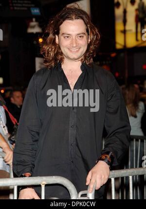 Avril 26, 2006 - New York, New York, USA - K47610AR.Tapis rouge pour des arrivées LESTAT '' '' au théâtre Palace , NEW YORK New York 04-25-2006. ANDREA RENAULT-(Image Crédit : © Globe Photos/ZUMAPRESS.com) Banque D'Images