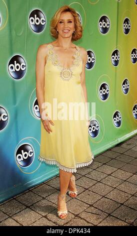 17 mai 2006 - New York, New York, USA - K47884AR.ABC UPFRONT au Lincoln Center de New York , New York 05-16-2006. RENAULT- FELINew Andrea York(HUFFMAN Image Crédit : © Globe Photos/ZUMAPRESS.com) Banque D'Images