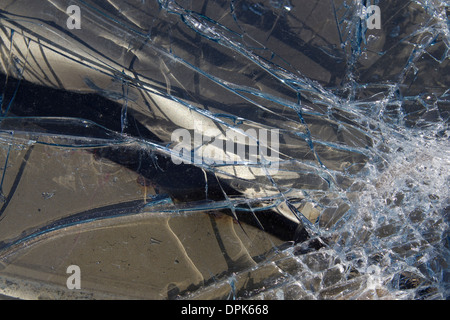 Verre de pare-brise brisés, close-up. Banque D'Images