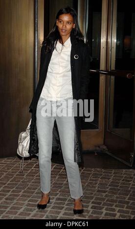 Le 7 novembre 2006 - New York, New York, USA - K50607AR.CINEMA SOCIETY SCREENING DE '' '' BONBONS AU TRIBECA GRAND HOTEL NEW YORK , New York 11-06-2006. ANDREA RENAULT-(Image Crédit : © Globe Photos/ZUMAPRESS.com) Banque D'Images