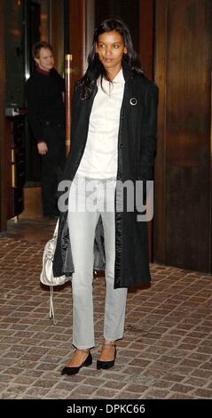 Le 7 novembre 2006 - New York, New York, USA - K50607AR.CINEMA SOCIETY SCREENING DE '' '' BONBONS AU TRIBECA GRAND HOTEL NEW YORK , New York 11-06-2006. ANDREA RENAULT-(Image Crédit : © Globe Photos/ZUMAPRESS.com) Banque D'Images