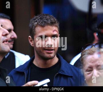 13 octobre 2006 - New York, New York, USA - K50215AR .Ryan Phillippe tournage sur son nouveau film. La ville de New York. 10-12-2006 . Andrea Renault / 2006.(Image Crédit : © Globe Photos/ZUMAPRESS.com) Banque D'Images